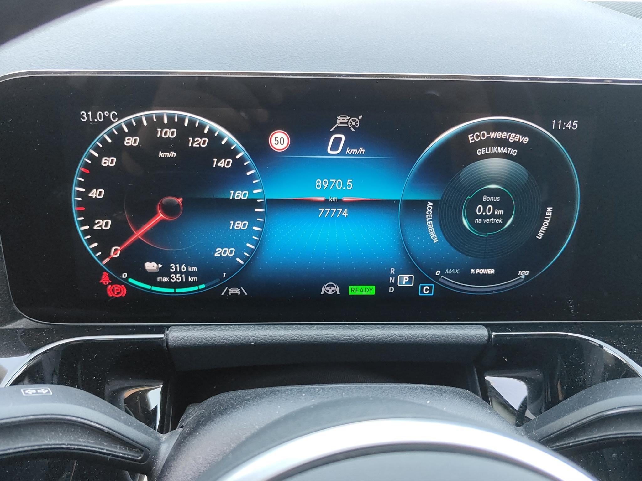 Mercedes-Benz EQA 300 4MATIC 67 kWh Progressive / Luxury Line