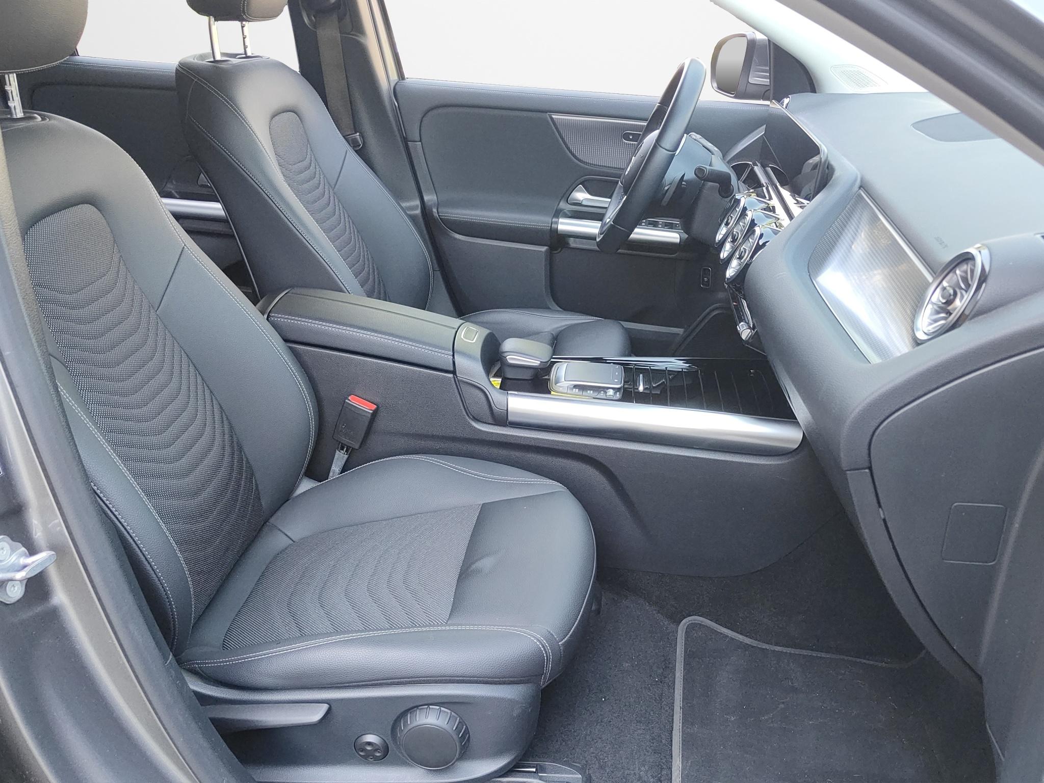 Mercedes-Benz EQA 300 4MATIC 67 kWh Progressive / Luxury Line