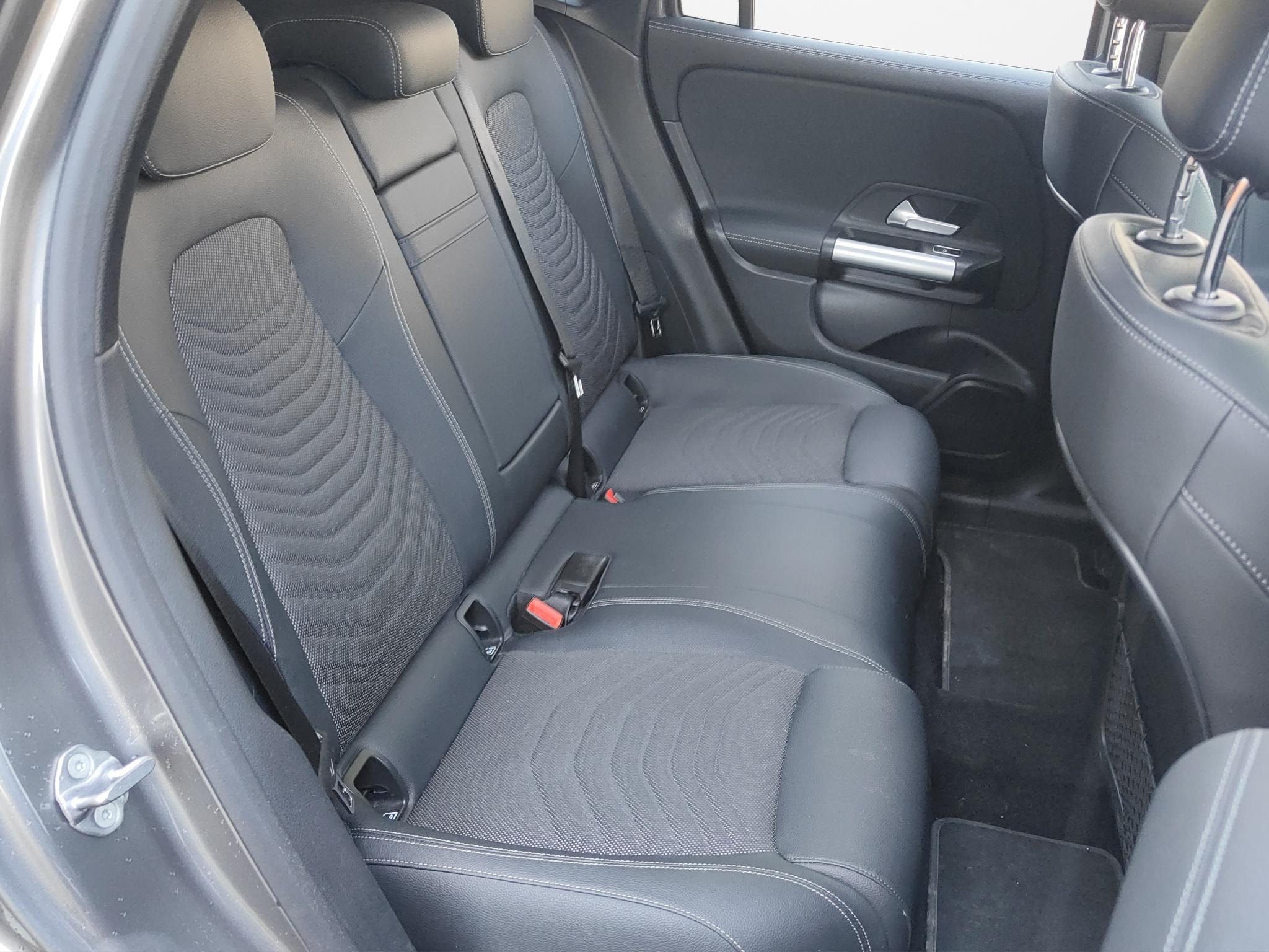 Mercedes-Benz EQA 300 4MATIC 67 kWh Progressive / Luxury Line