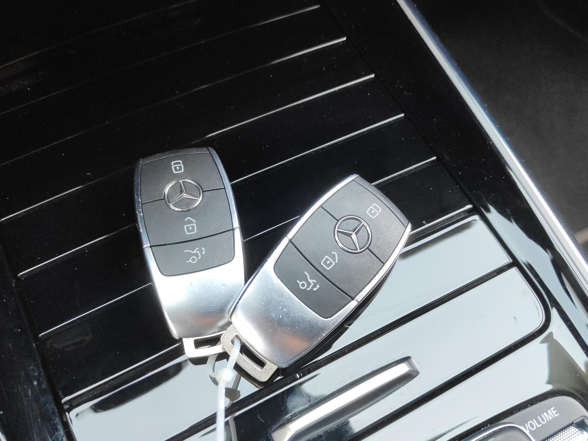 Mercedes-Benz EQA 300 4MATIC 67 kWh Progressive / Luxury Line