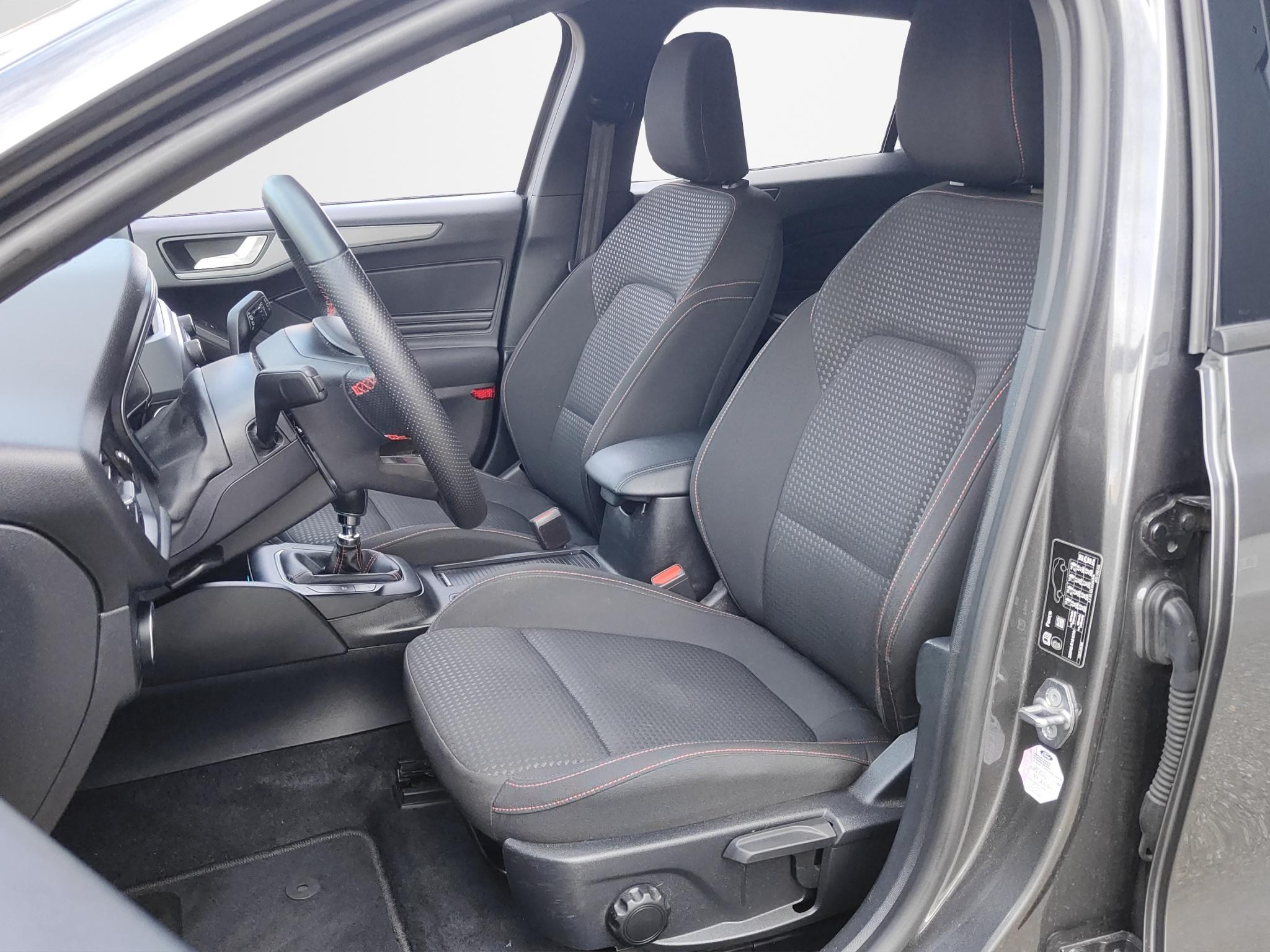 Ford Focus Wagon 1.0 EcoBoost Hybrid ST Line