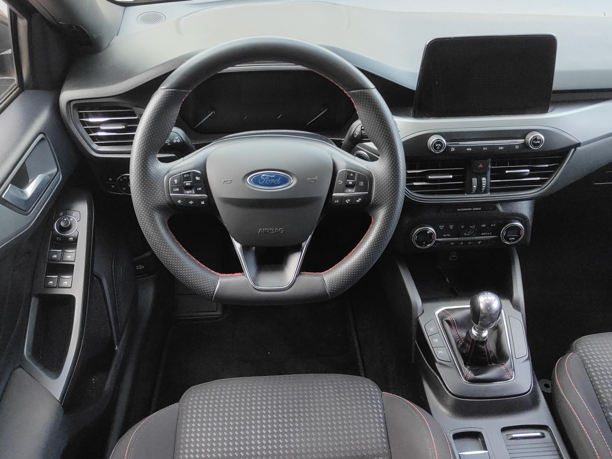 Ford Focus Wagon 1.0 EcoBoost Hybrid ST Line
