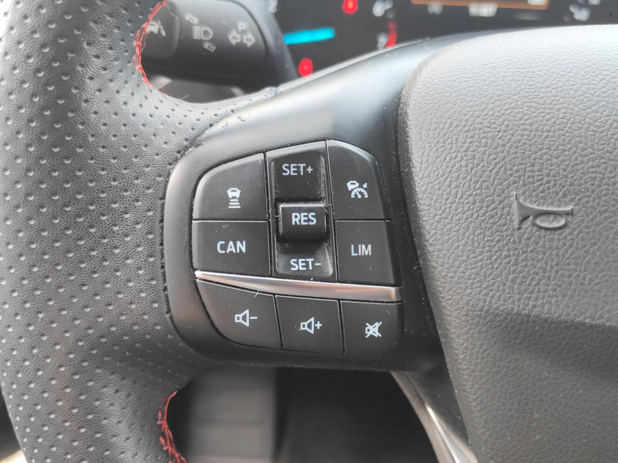 Ford Focus Wagon 1.0 EcoBoost Hybrid ST Line