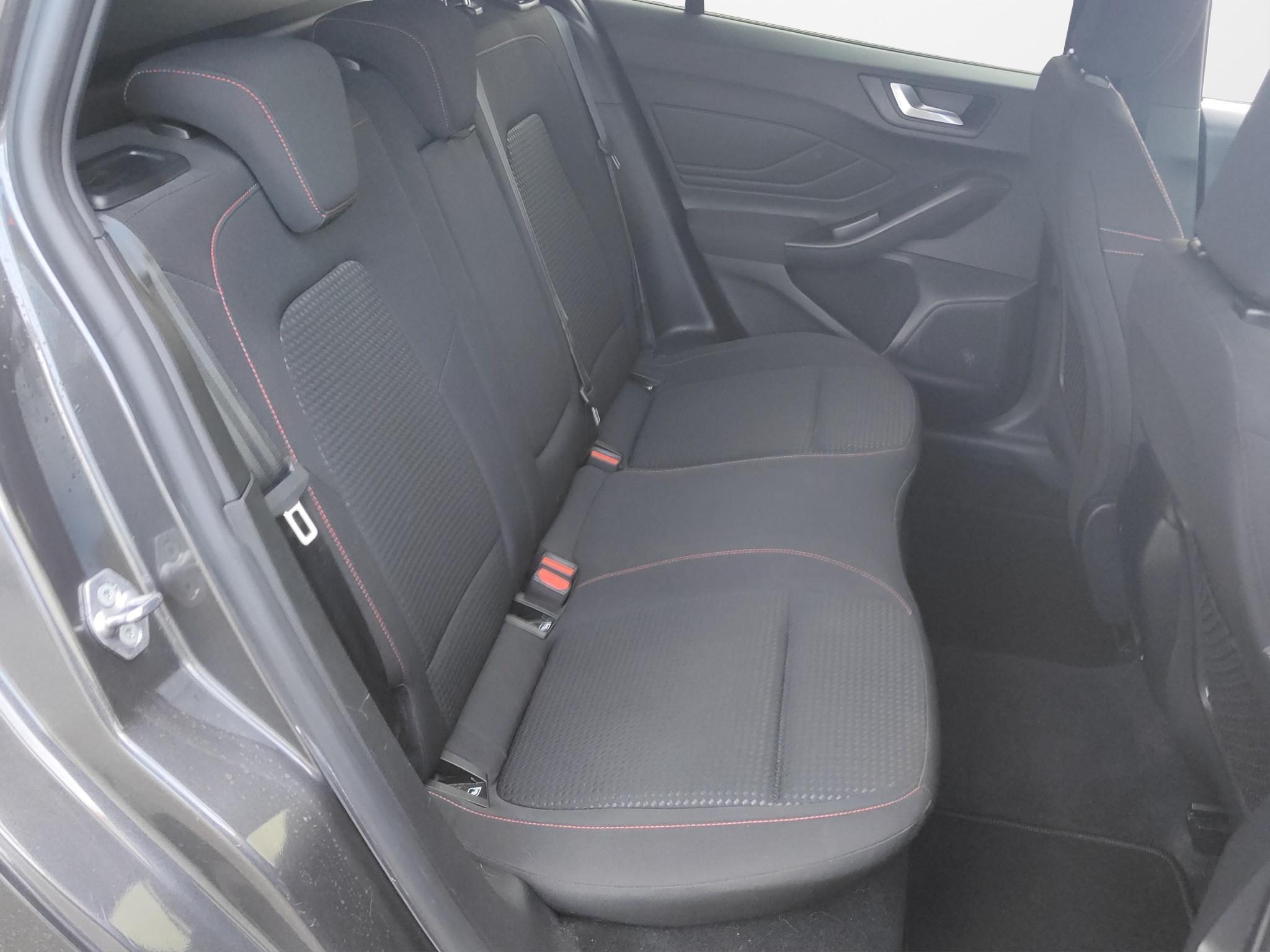 Ford Focus Wagon 1.0 EcoBoost Hybrid ST Line